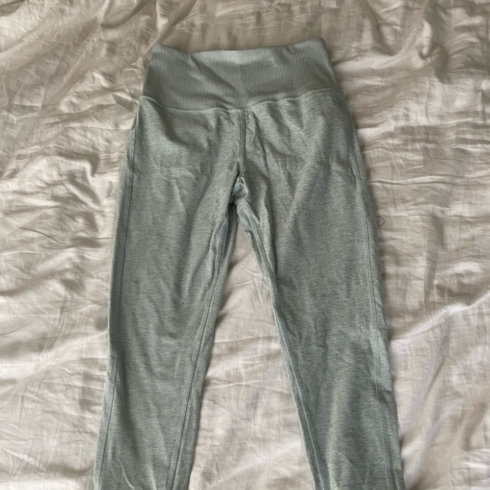 Alo Leggings